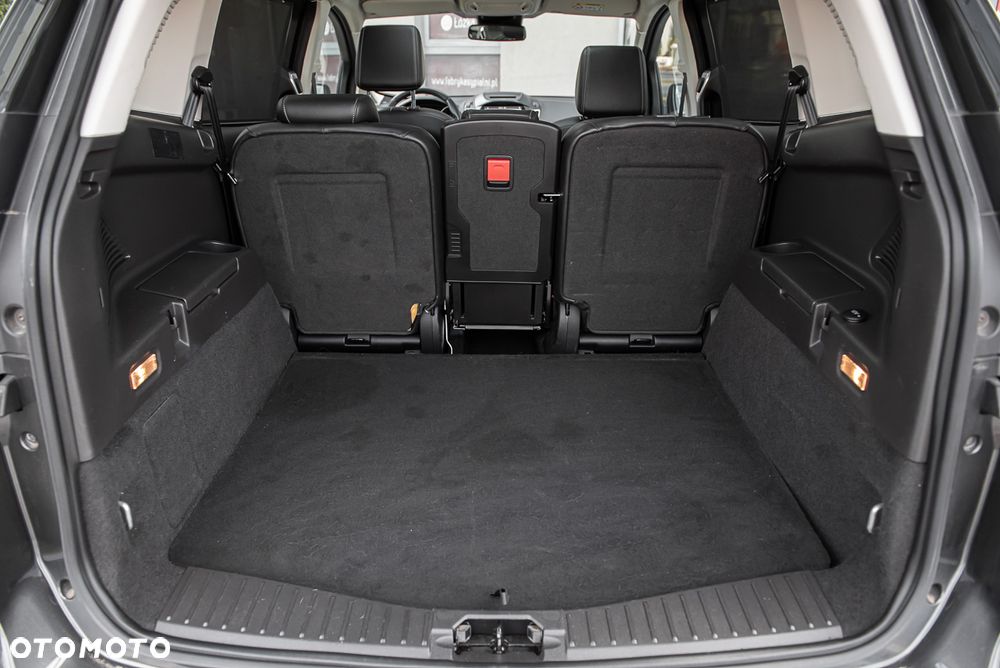 Ford Grand C-MAX - 34