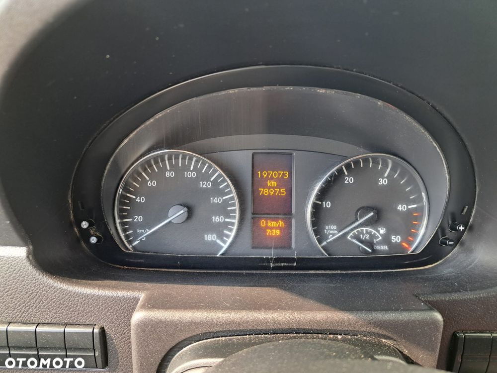 Mercedes-Benz Sprinter - 24