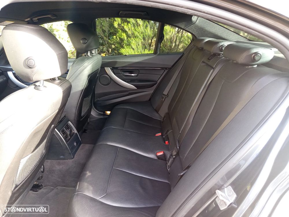 BMW 320 d Aut. M Sport - 29