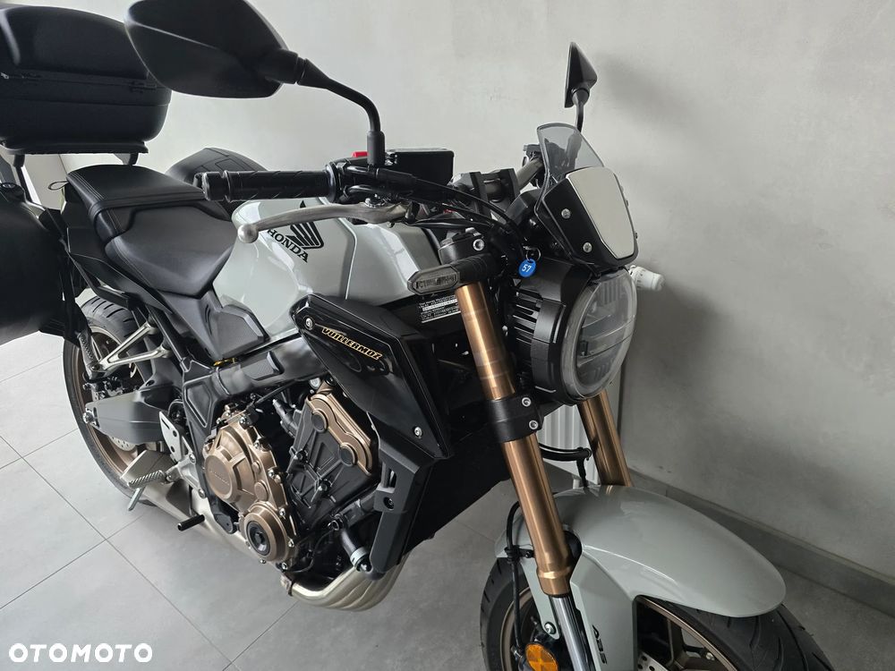 Honda CB - 33