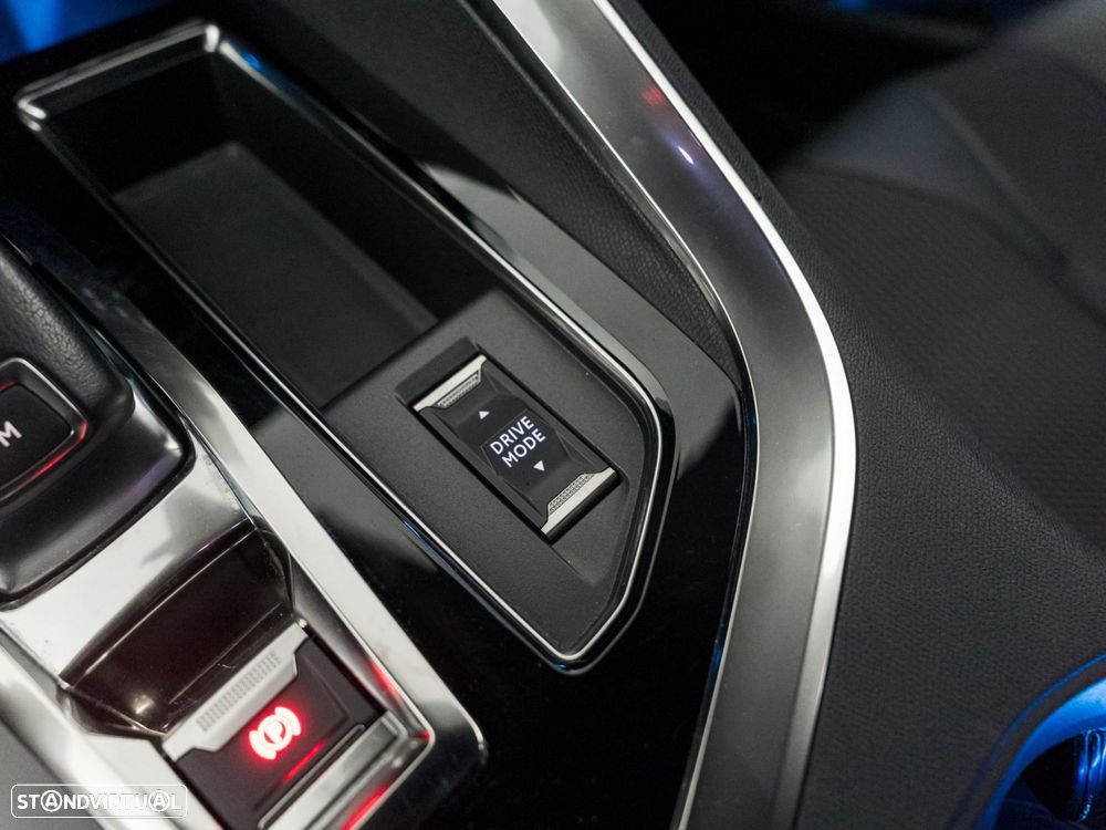 Peugeot 3008 1.5 BlueHDi GT EAT8 - 26