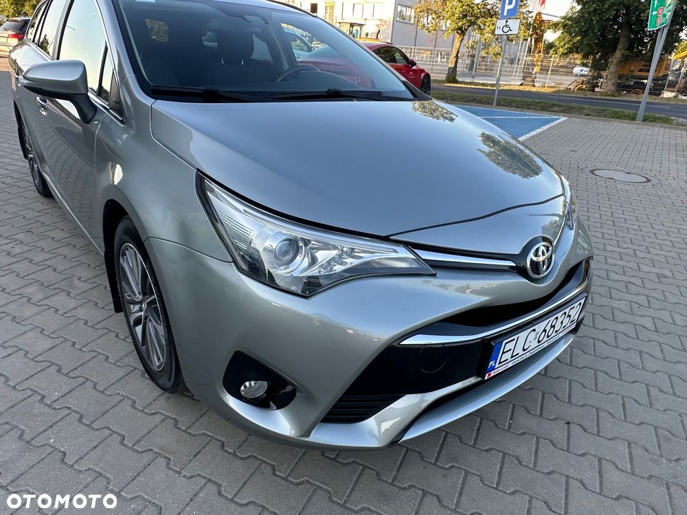 Toyota Avensis Touring Sports 1.8 Comfort - 12