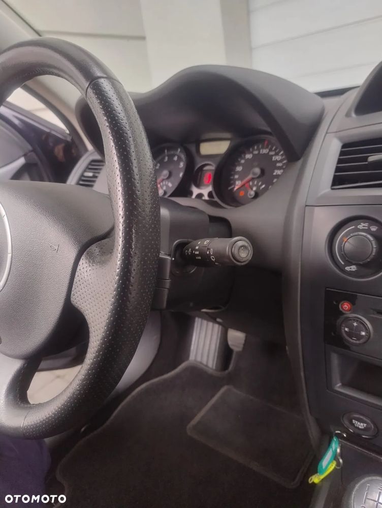 Renault Megane 1.6 Avantage - 20