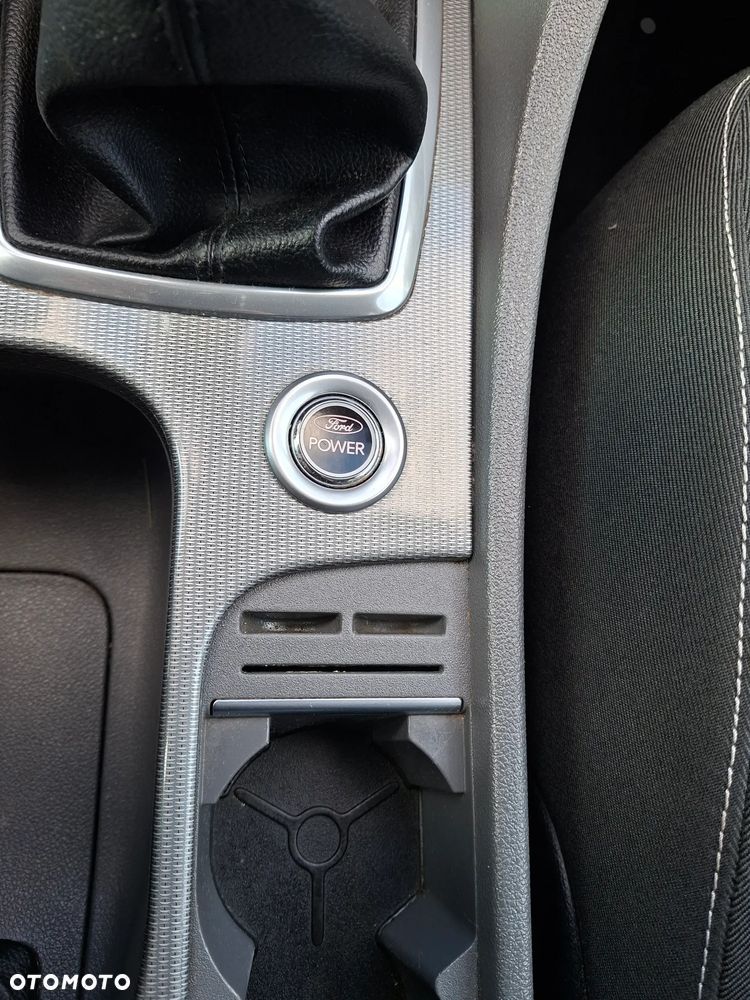 Ford Focus 2.0 16V Titanium - 18