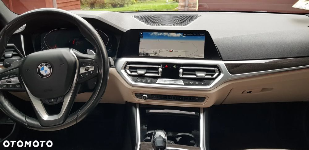 BMW Seria 3 330i Luxury Line sport - 10