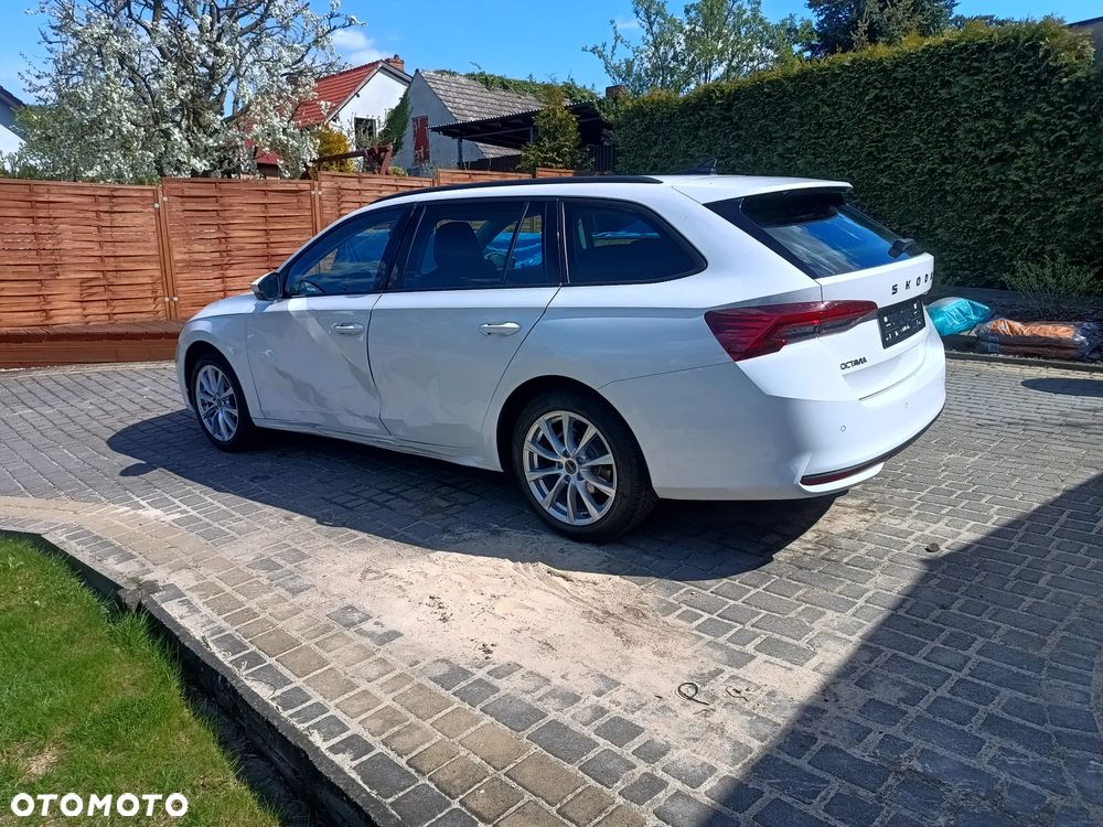Skoda Octavia 2.0 TDI DSG Selection - 2