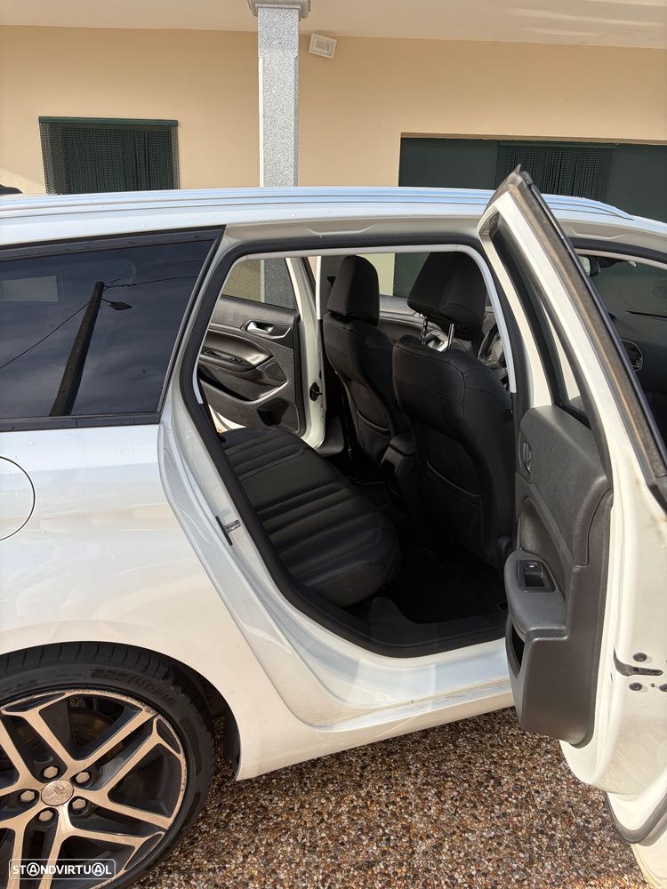Peugeot 308 SW BlueHDi 120 Stop & Start Allure - 4