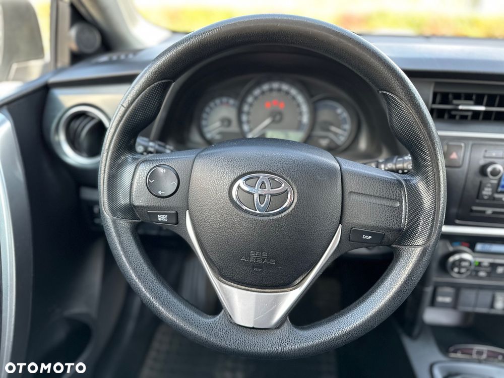 Toyota Auris - 16