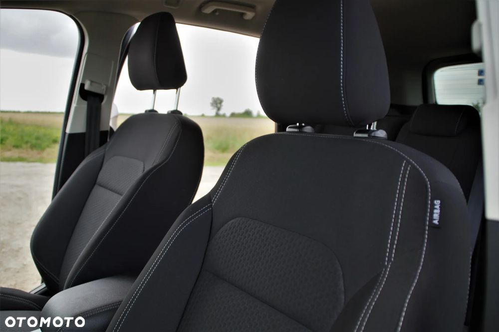Ford Kuga - 28