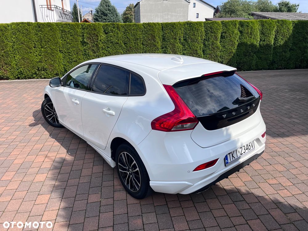 Volvo V40 D2 Drive-E Momentum - 27