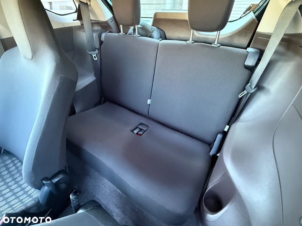 Toyota iQ - 21