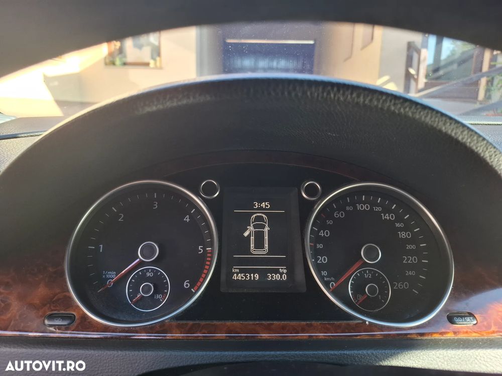 Volkswagen Passat - 4