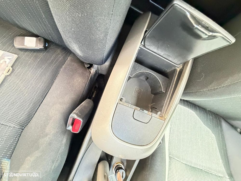 Toyota Auris 1.4 D-4D Sol - 10