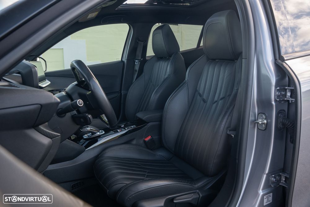 Peugeot e-2008 GT Pack - 5