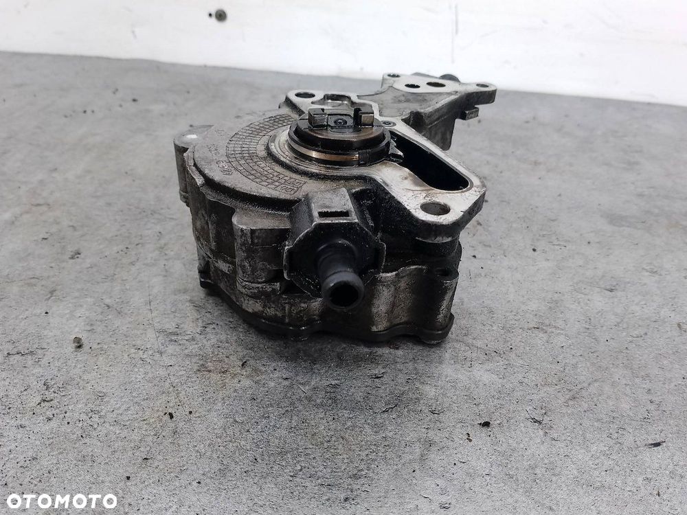 POMPA VACUM VW PASSAT B6 038145209N 2.0 TDI - 5