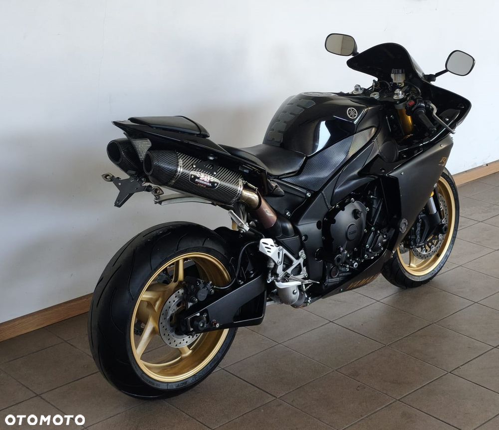 Yamaha R1 - 7