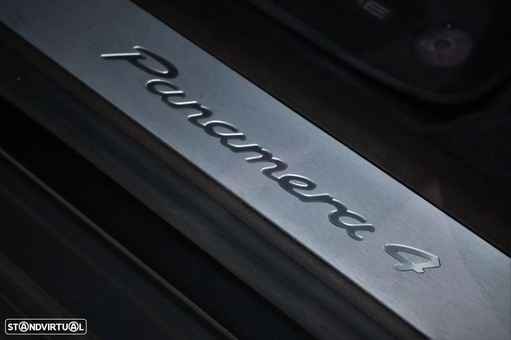 Porsche Panamera 4 E-Hybrid - 13