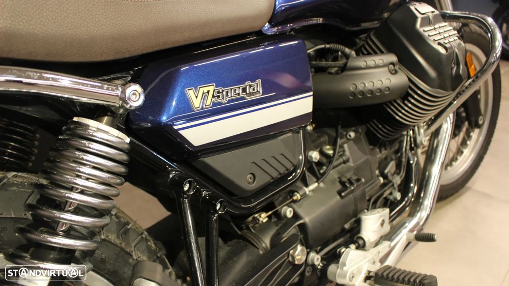 Moto Guzzi V7 SPECIAL - 3