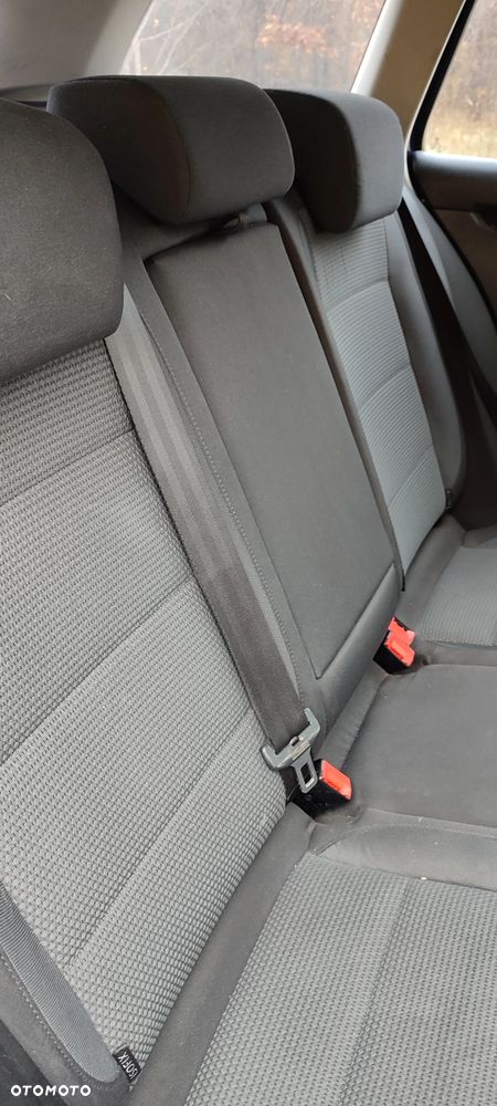 Volkswagen Golf 1.6 TDI DPF BlueMotion - 7