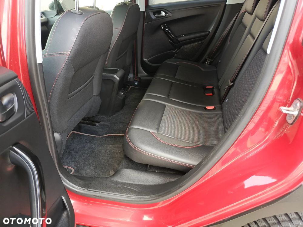 Peugeot 2008 PureTech 130 GPF Stop&Start Allure - 14
