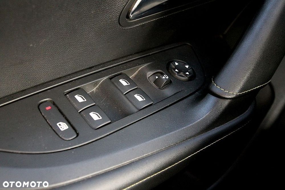 Peugeot 2008 1.2 PureTech GT S&S EAT8 - 17