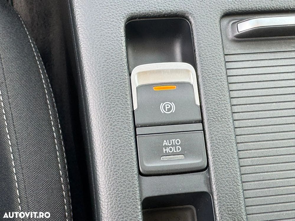 Volkswagen Passat - 20