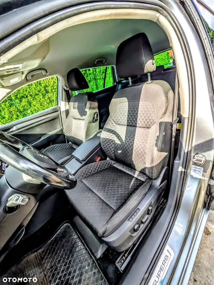 Skoda Superb 2.0 TDI Ambition DSG - 13