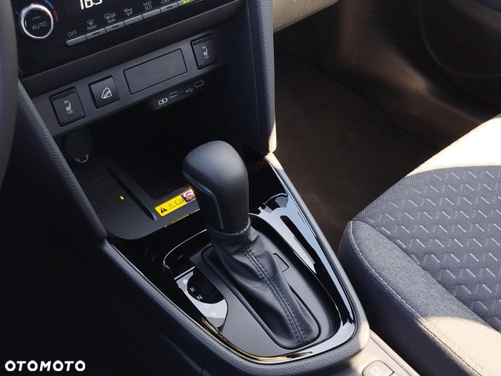 Toyota Yaris Cross Hybrid 1.5 Style AWD - 11