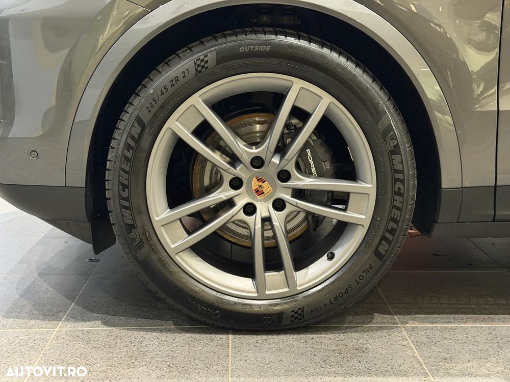 Porsche Cayenne Standard - 20