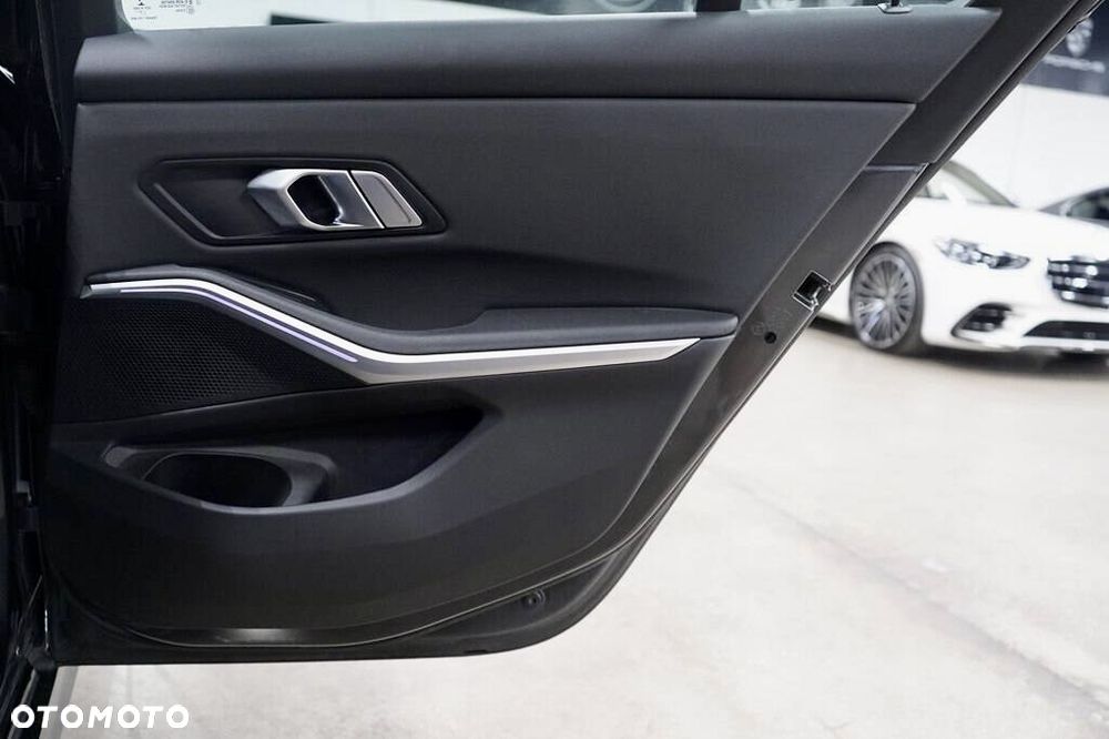 BMW Seria 3 - 18