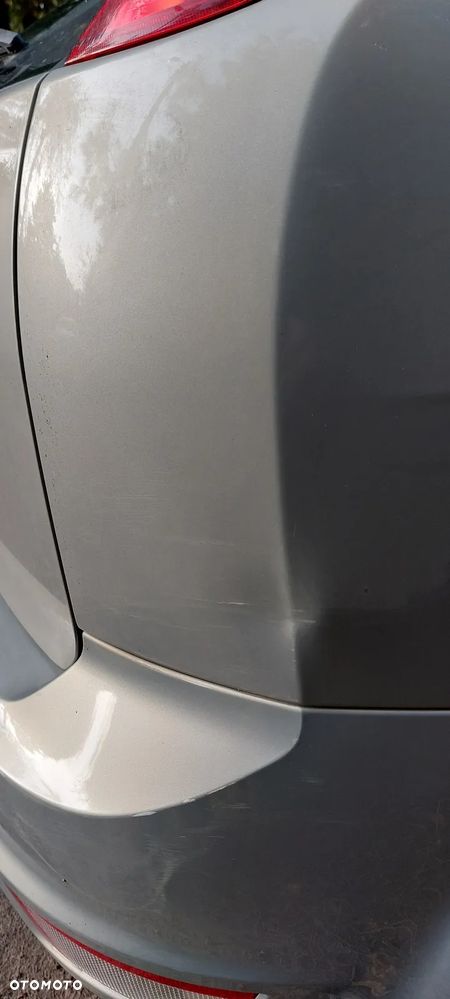 Ford Focus 1.4 Ambiente - 9