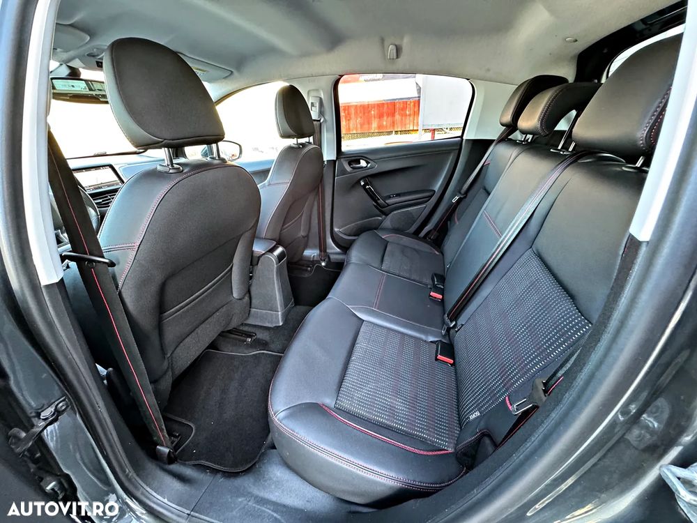 Peugeot 208 - 6