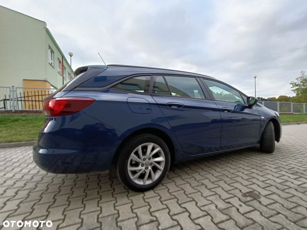 Opel Astra 1.5 D Start/Stop Sports Tourer - 12