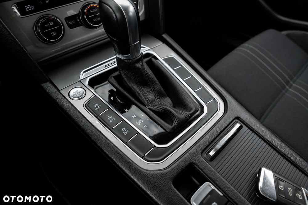 Volkswagen Passat Alltrack 2.0 TDI SCR 4Motion DSG (BMT) - 32