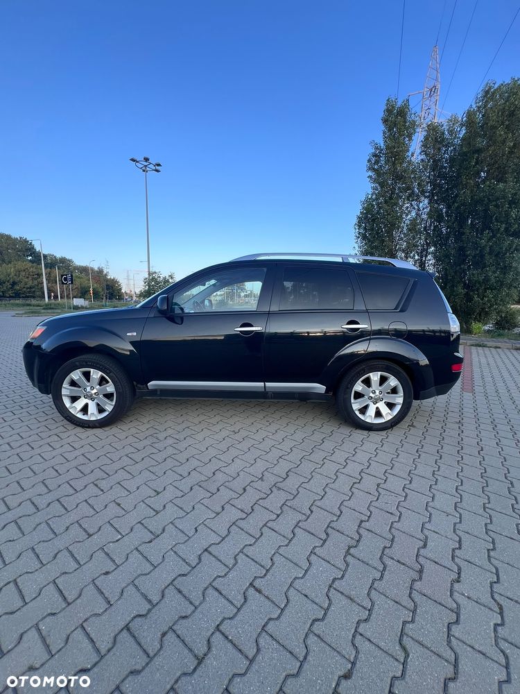 Mitsubishi Outlander - 3