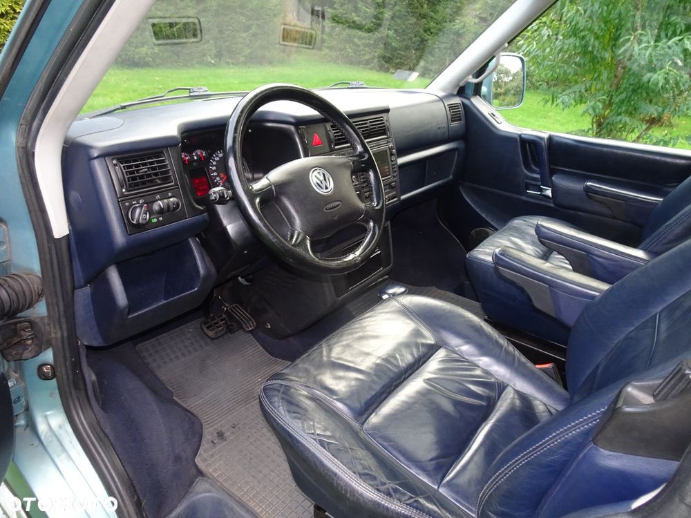 Volkswagen Caravelle - 3