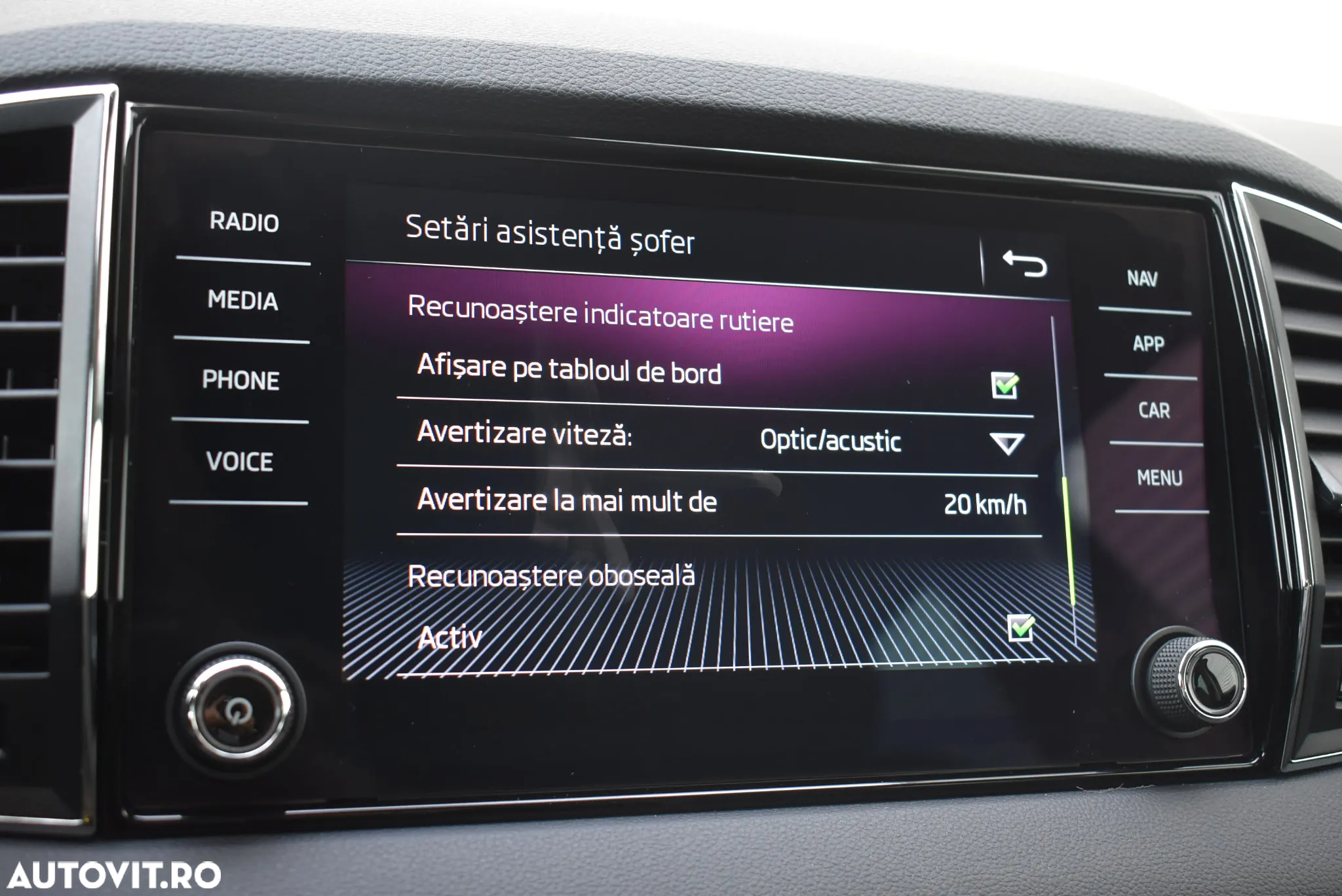 Skoda Karoq 1.5 TSI ACT DSG Ambition - 20