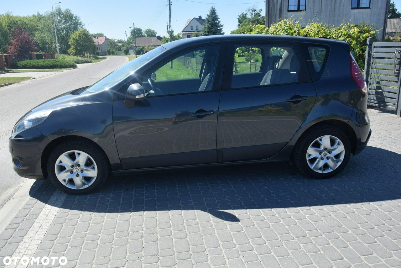 Renault Scenic 1.6 16V 110 TomTom Edition - 9