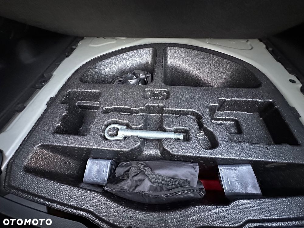 Toyota Corolla 1.8 Hybrid Comfort - 27