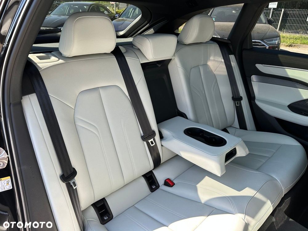 Audi A6 Avant - 22