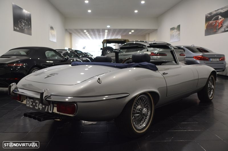 Jaguar E-Type - 18