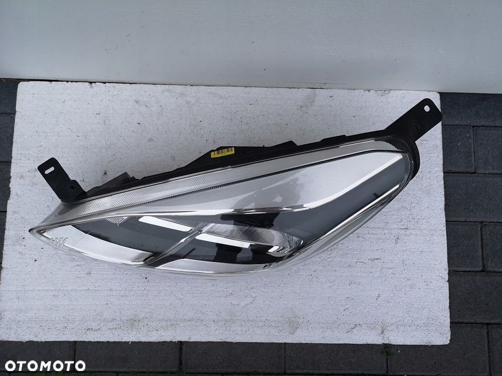 Lampa przednia Ford Fiesta Mk8 led - 3