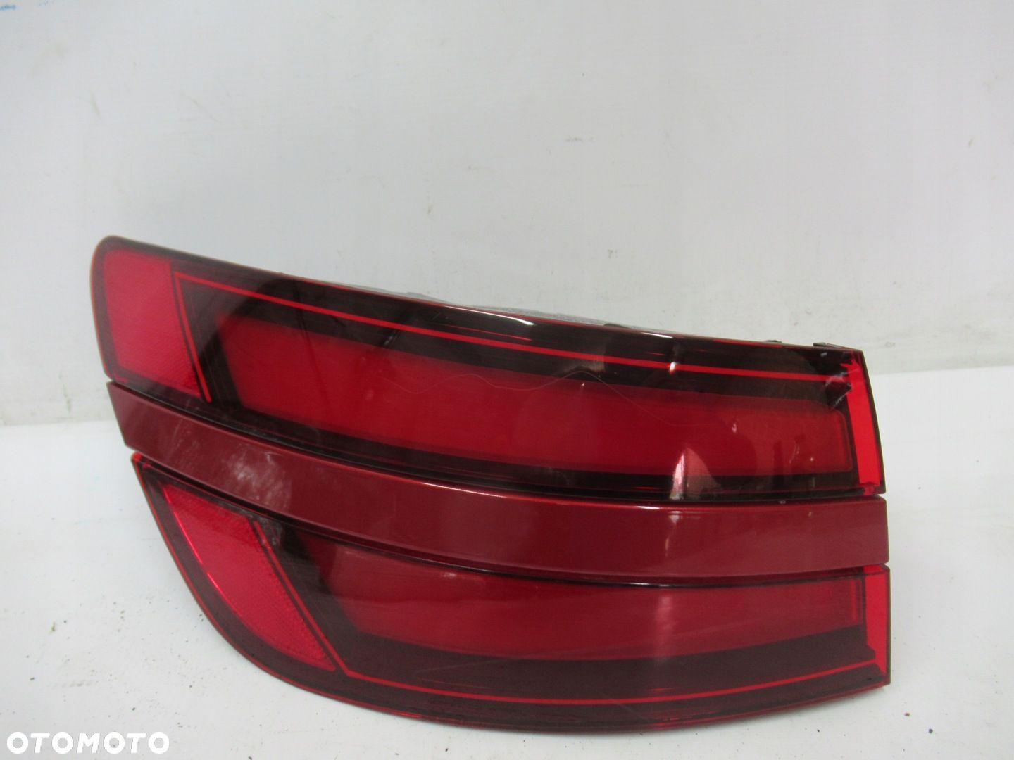 Lampa Tył Tylna Lewa GENESIS G80 20- - 1