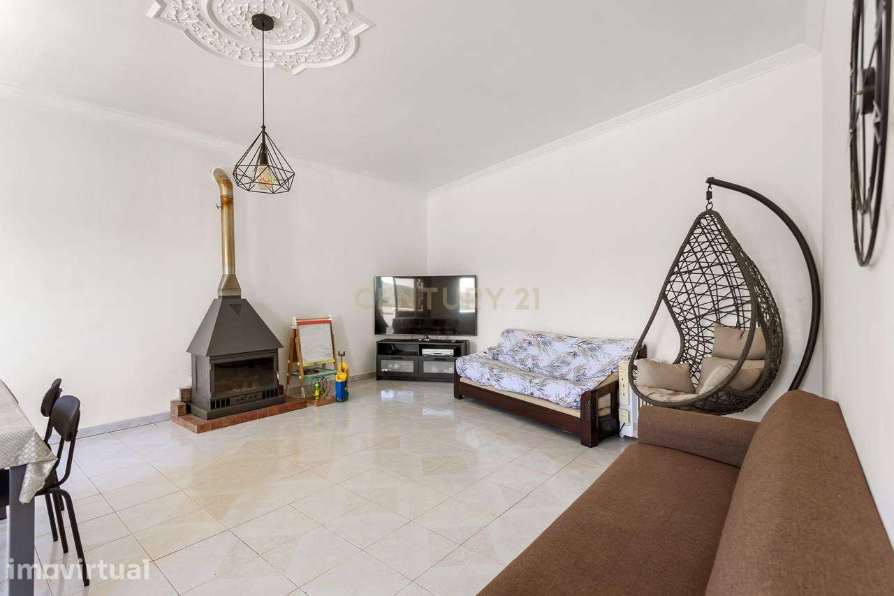Moradia T3 com Anexo, Garagem e Terreno de 5.071 m² em Arruda dos Vinh - Grande imagem: 5/39