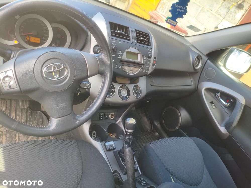 Toyota RAV4 2.2 D-4D Sol - 9