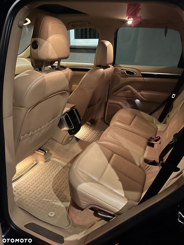 Porsche Cayenne S - 7
