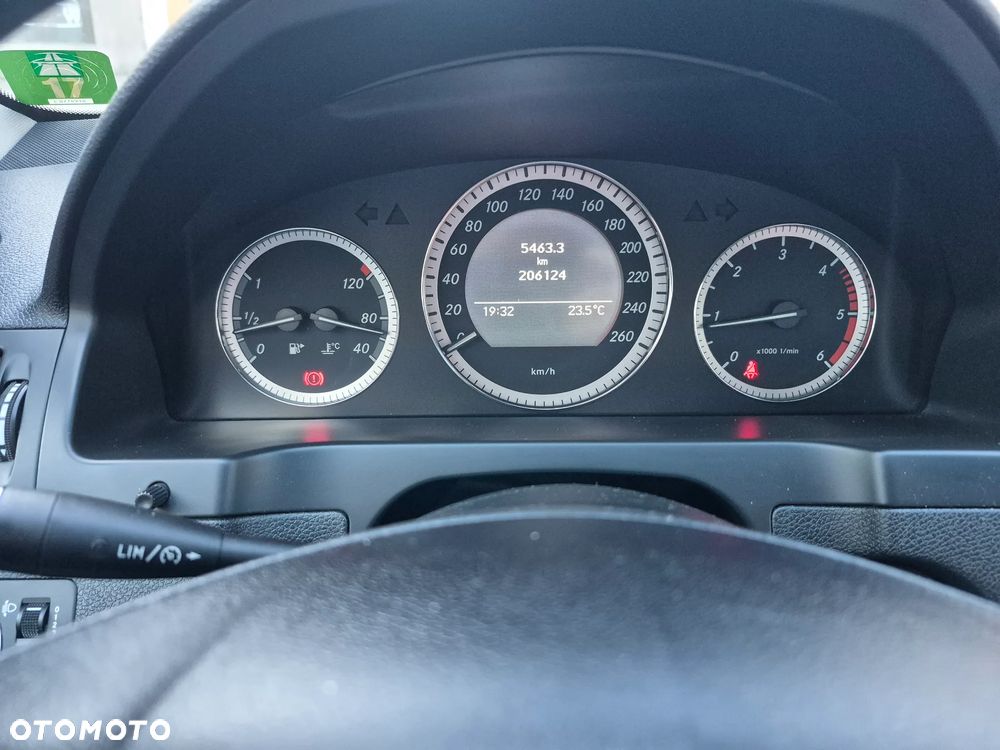 Mercedes-Benz Klasa C 220 CDI BlueEff Classic - 10
