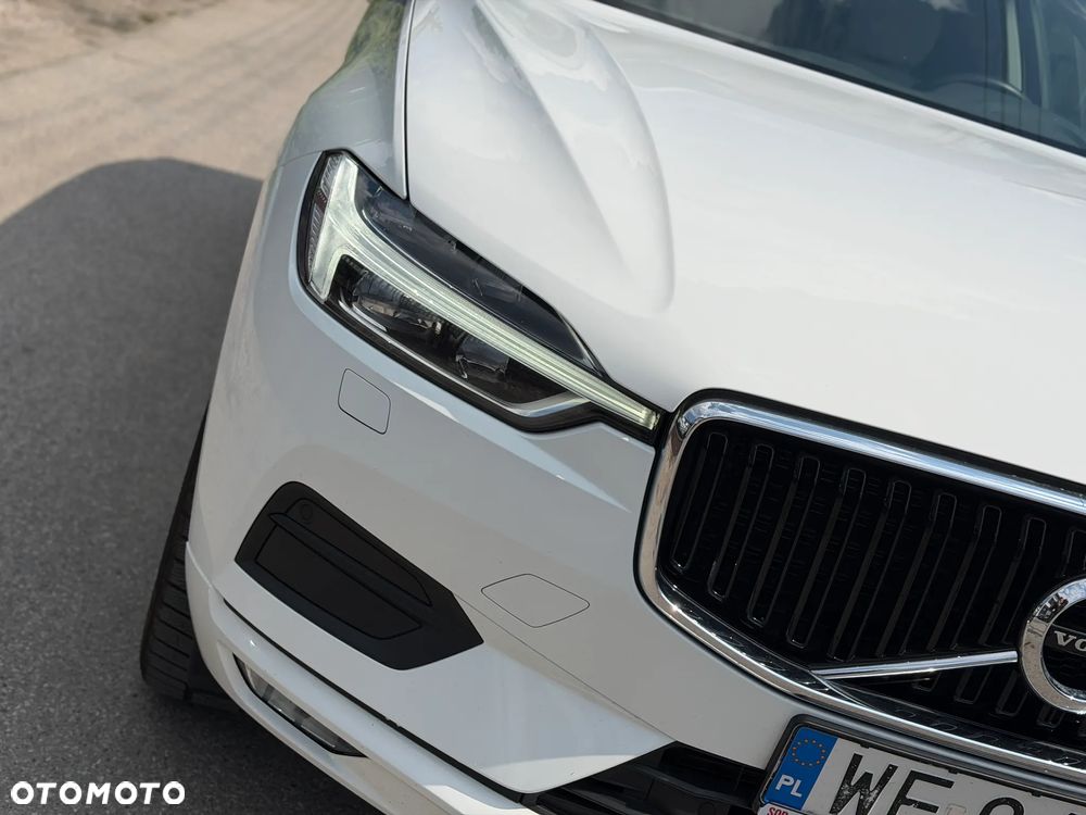 Volvo XC 60 B4 D AWD Momentum Pro - 36