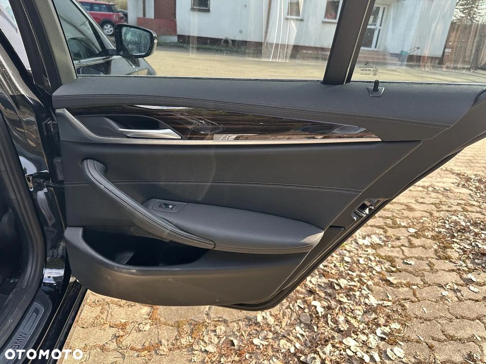 BMW Seria 5 540d xDrive Luxury Line - 23