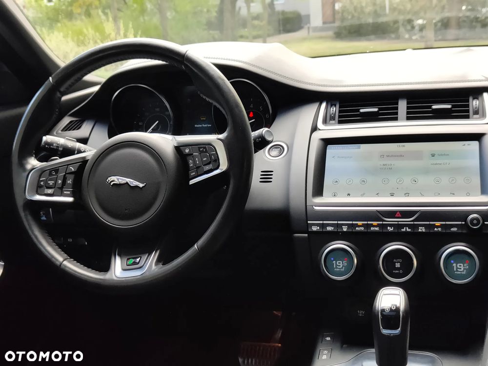 Jaguar E-Pace P300 AWD Sport - 19
